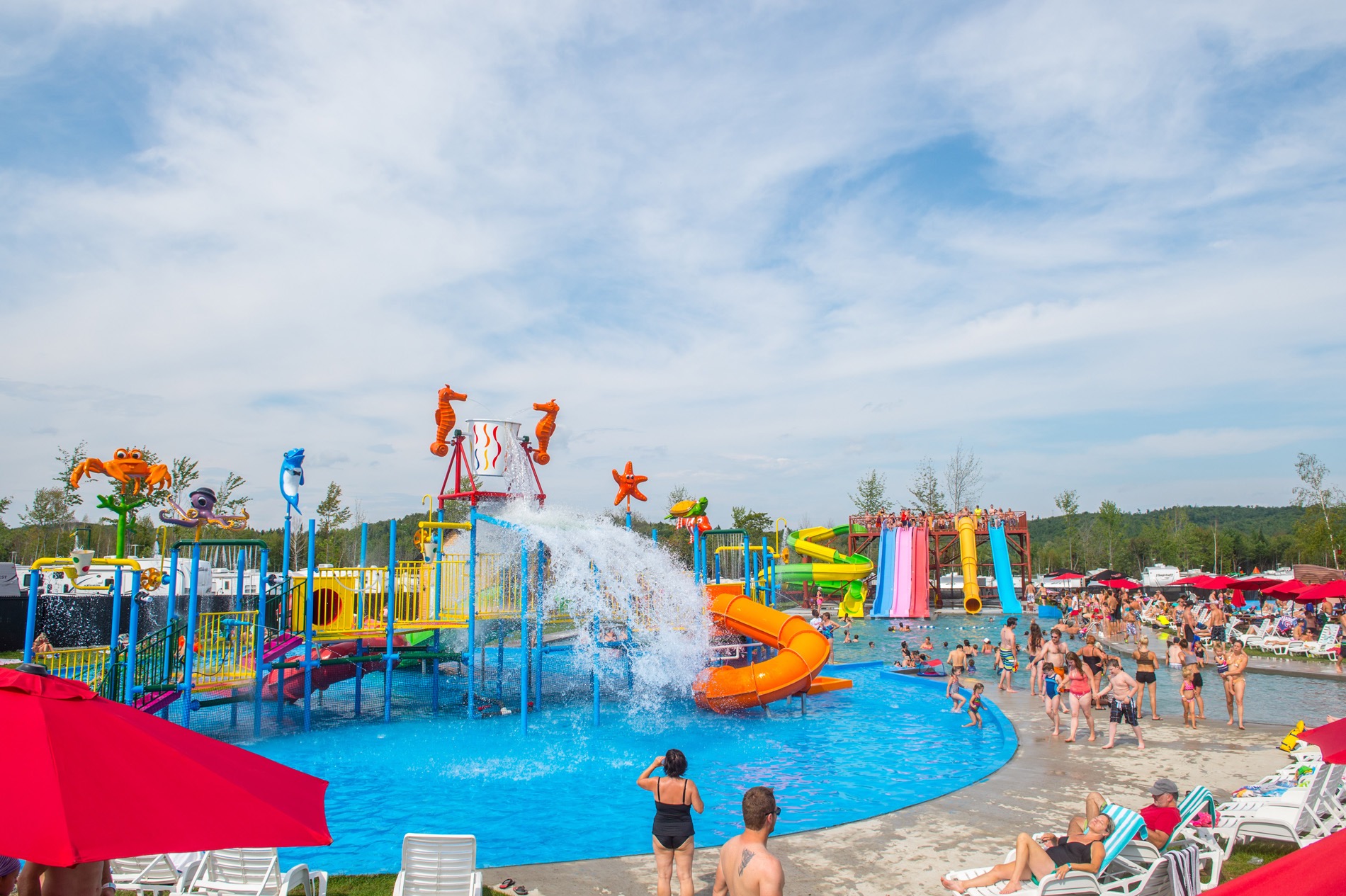 http://www.familycampgrounds.ca/wp-content/uploads/2016/12/jeux-deau-parc-aquatique-atlantide.jpg