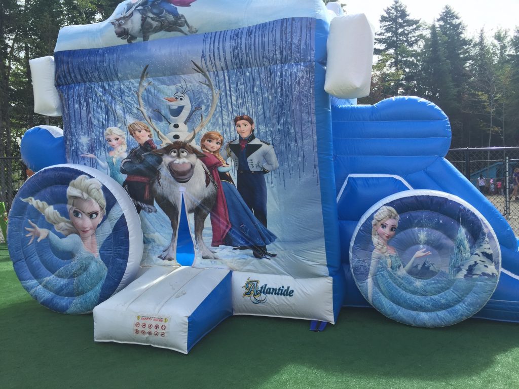 http://www.familycampgrounds.ca/wp-content/uploads/2016/12/jeux-gonflable-parc-aquatique-atlantide-5.jpg