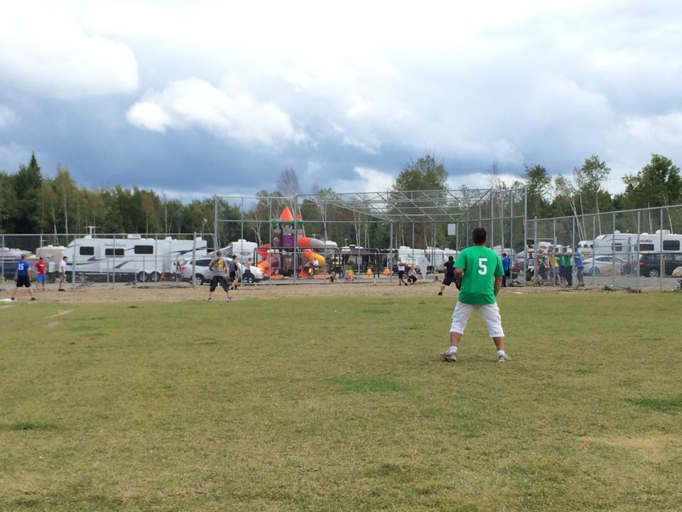 http://www.familycampgrounds.ca/wp-content/uploads/2017/02/terrain-baseball-camping-atlantide-2.jpg