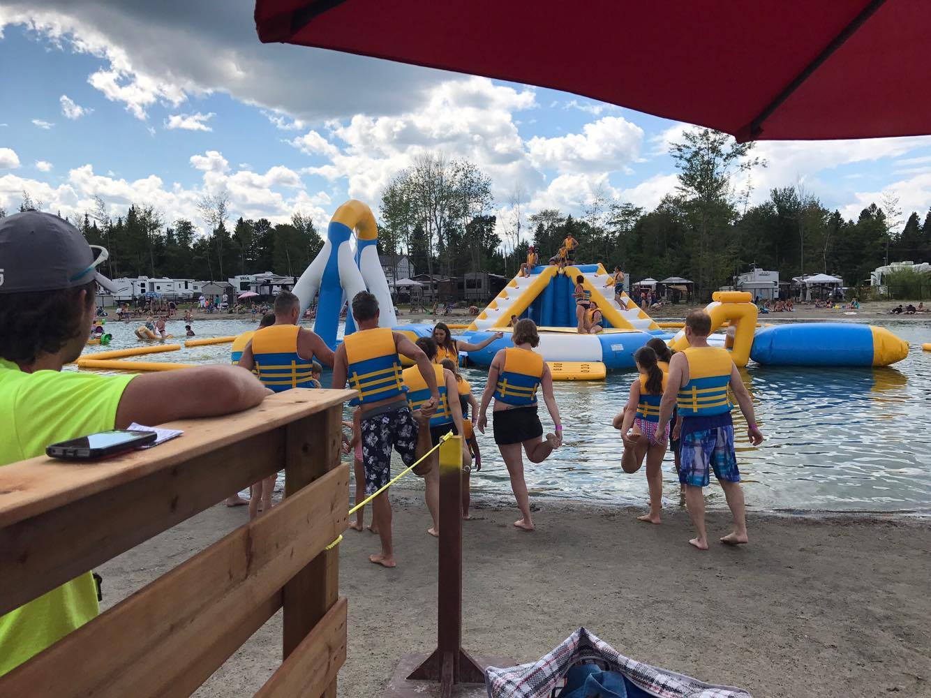 http://www.familycampgrounds.ca/wp-content/uploads/2017/08/beach-party-2017-complexe-atlantide-13.jpg