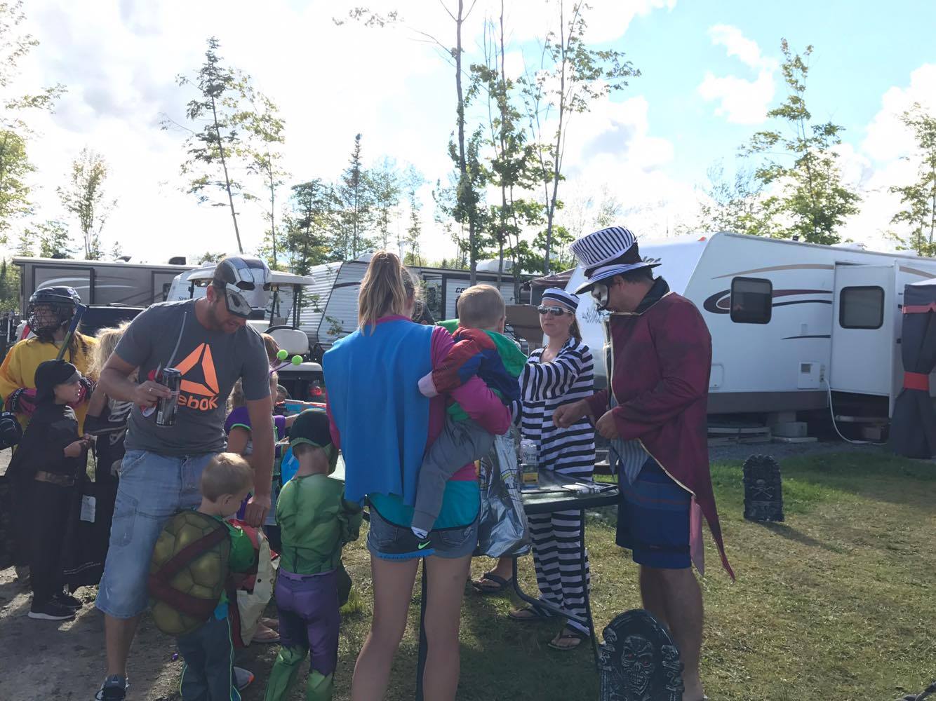http://www.familycampgrounds.ca/wp-content/uploads/2017/08/halloween-2017-complexe-atlantide-1.jpg
