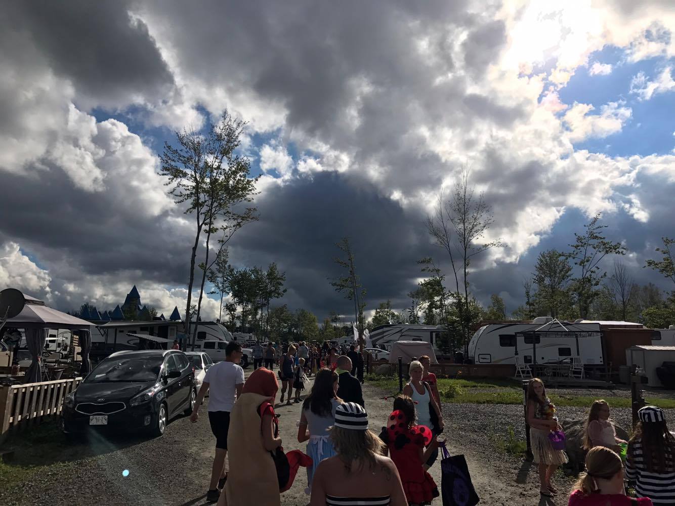 http://www.familycampgrounds.ca/wp-content/uploads/2017/08/halloween-2017-complexe-atlantide-8.jpg