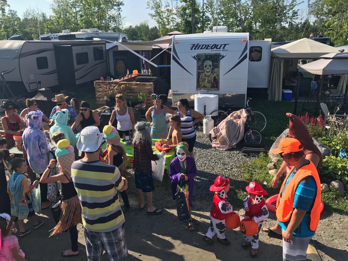 http://www.familycampgrounds.ca/wp-content/uploads/2018/08/halloween-complexe-atlantide-2018-16.jpg