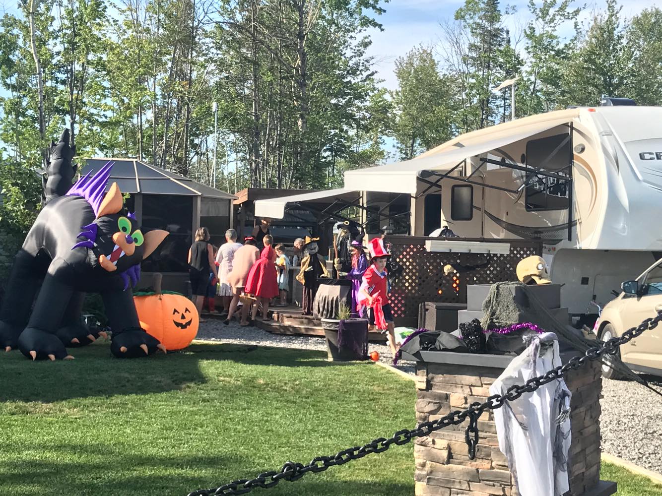http://www.familycampgrounds.ca/wp-content/uploads/2018/08/halloween-complexe-atlantide-2018-26.jpg